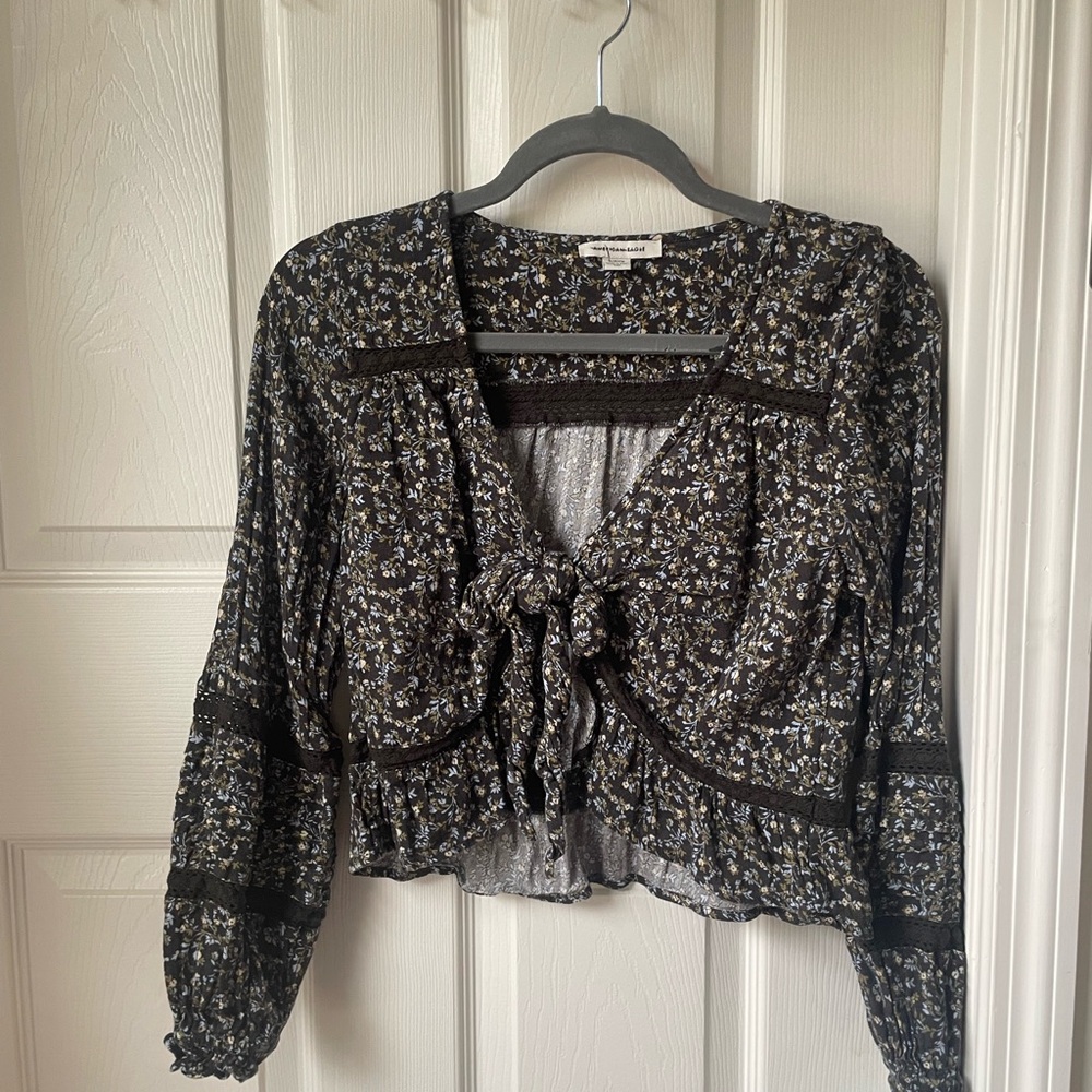 Dark Floral Tie Front Blouse size small